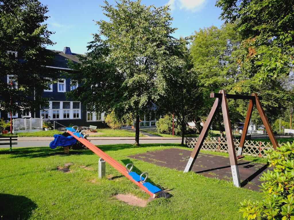 Apartments Und Bistro Zum Glasmacher Gehlberg Екстер'єр фото