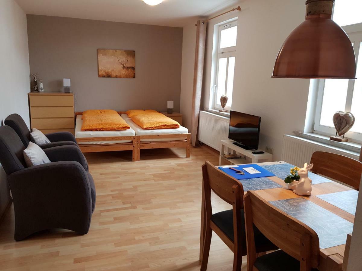 Apartments Und Bistro Zum Glasmacher Gehlberg Екстер'єр фото